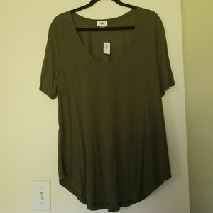 NWT Old Navy curved hem tee